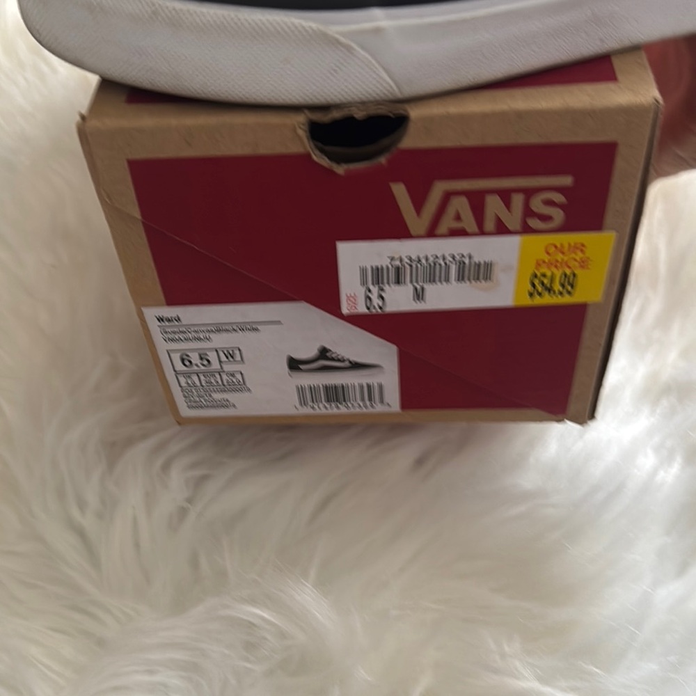 Vans Black and White Sneakers - Picture 13 of 13